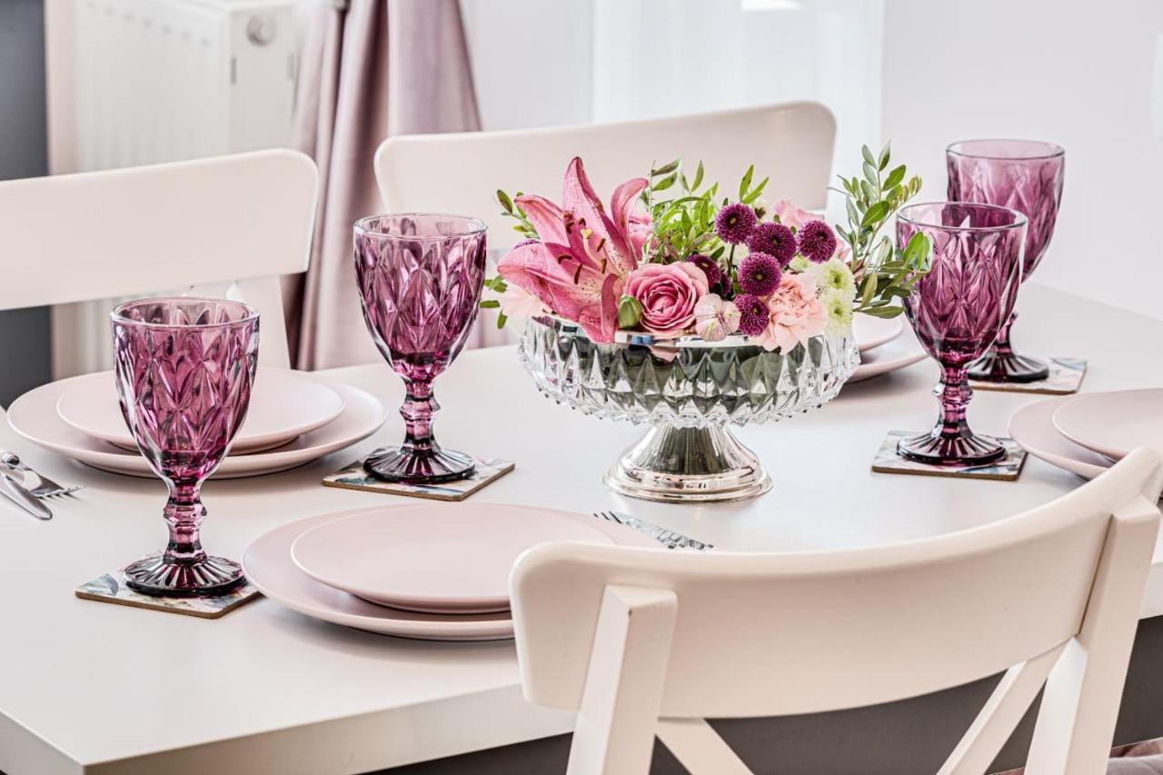 Ari Rose Apartment With Cozy Balcony Арад Екстериор снимка