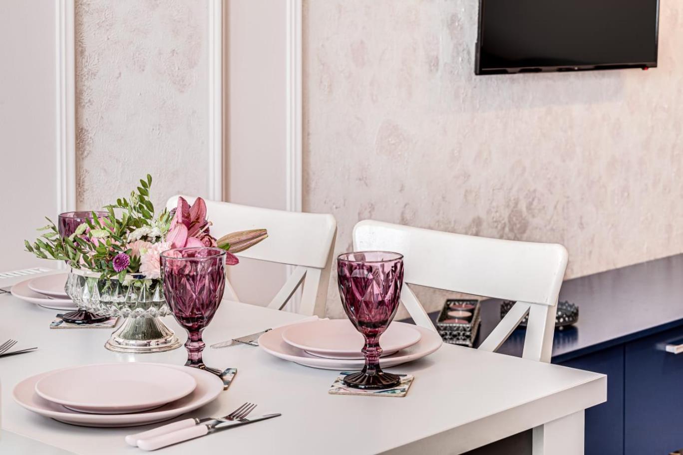 Ari Rose Apartment With Cozy Balcony Арад Екстериор снимка