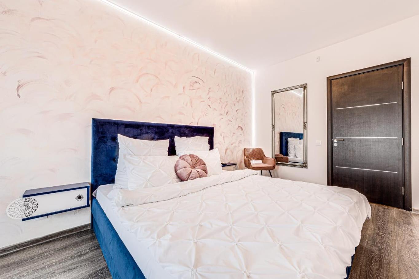 Ari Rose Apartment With Cozy Balcony Арад Екстериор снимка