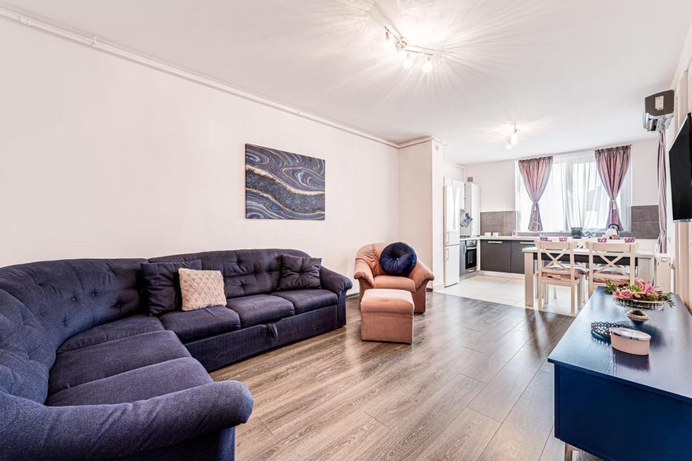 Ari Rose Apartment With Cozy Balcony Арад Екстериор снимка