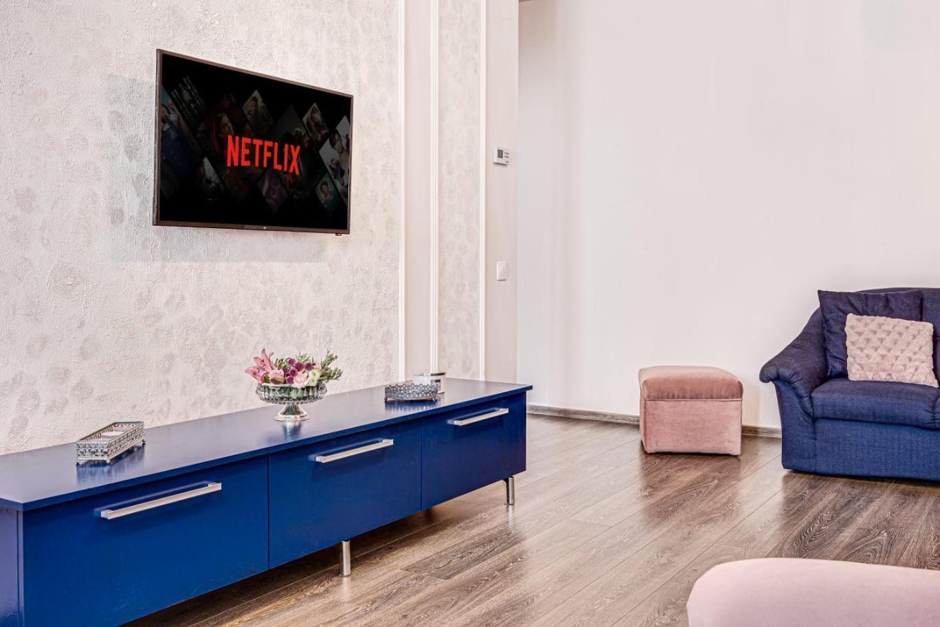 Ari Rose Apartment With Cozy Balcony Арад Екстериор снимка