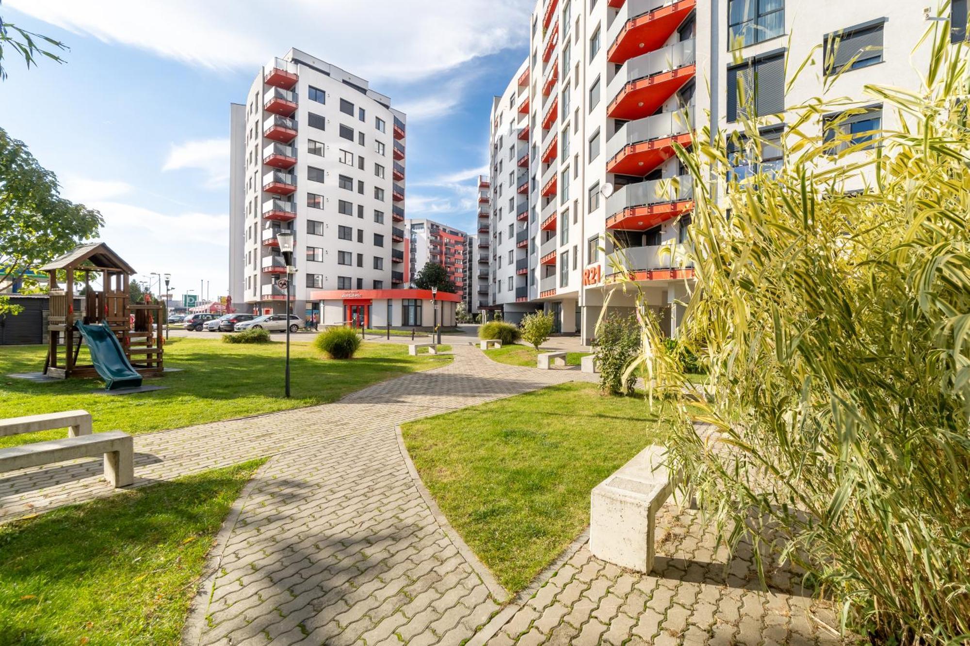 Ari Rose Apartment With Cozy Balcony Арад Екстериор снимка